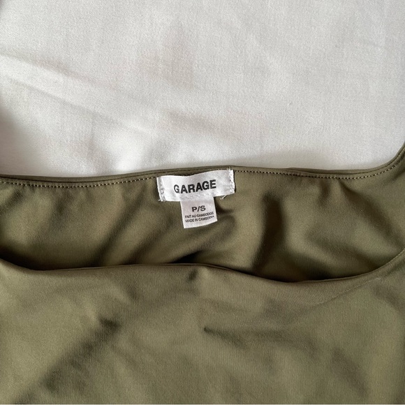 Garage Green Crop Top - Picture 3 of 3